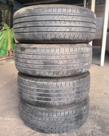 215/55 R17 Yokohama